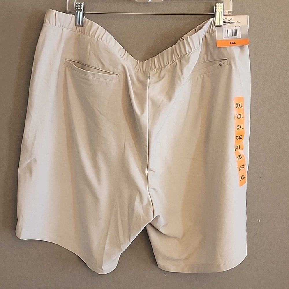 NWT Mens Greg Norman Beige All Day Comfort Shorts - Picture 3 of 13